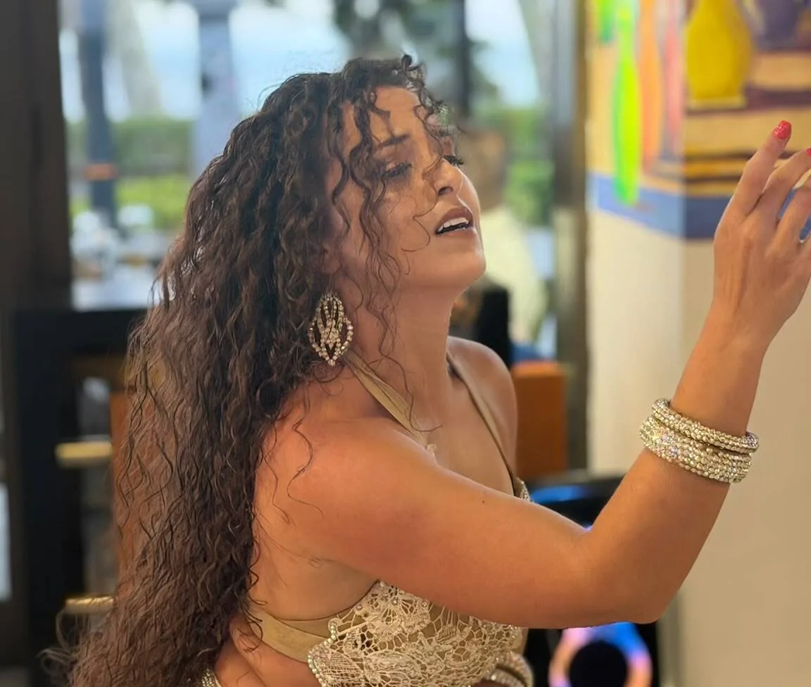 Belly dancer performing at Zaytun